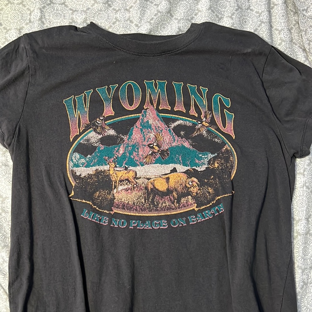 wyoming target tee, size small, hardly worn
